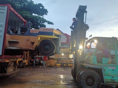 Cho thuê xe nâng 1 tấn đến 15 tấn tại Thuận An - Bình Dương