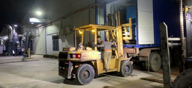Dịch vụ đóng hàng container bằng xe nâng tại KCN Vsip, Bình Dương