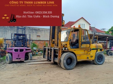 Dịch vụ xe nâng rút container và nâng hạ hàng hóa tại thành phố Tân Uyên, Bình Dương